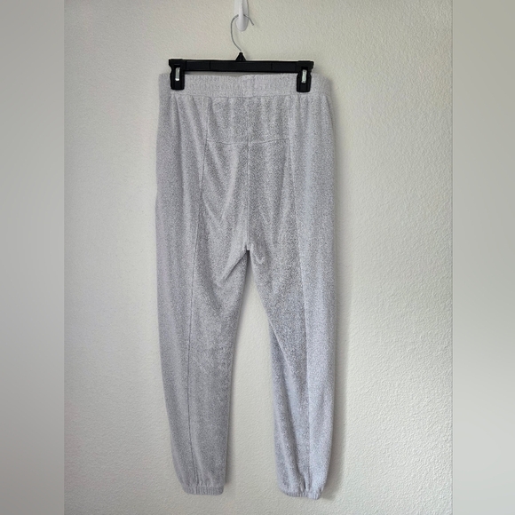 Free People Initmately Plush fleece lounge pants, light grey, Size small - Picture 3 of 4